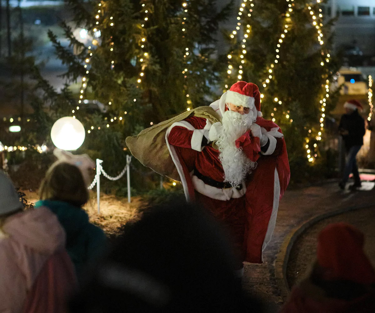Julenisse på julegrantenning