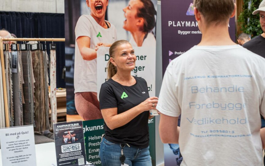 Smil og nysgjerrighet mellom standene